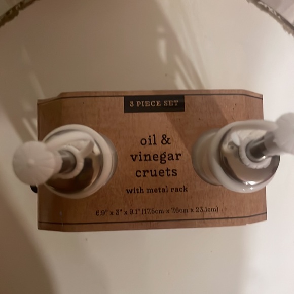 COPY - HL Oil and Vinegar - Picture 3 of 3